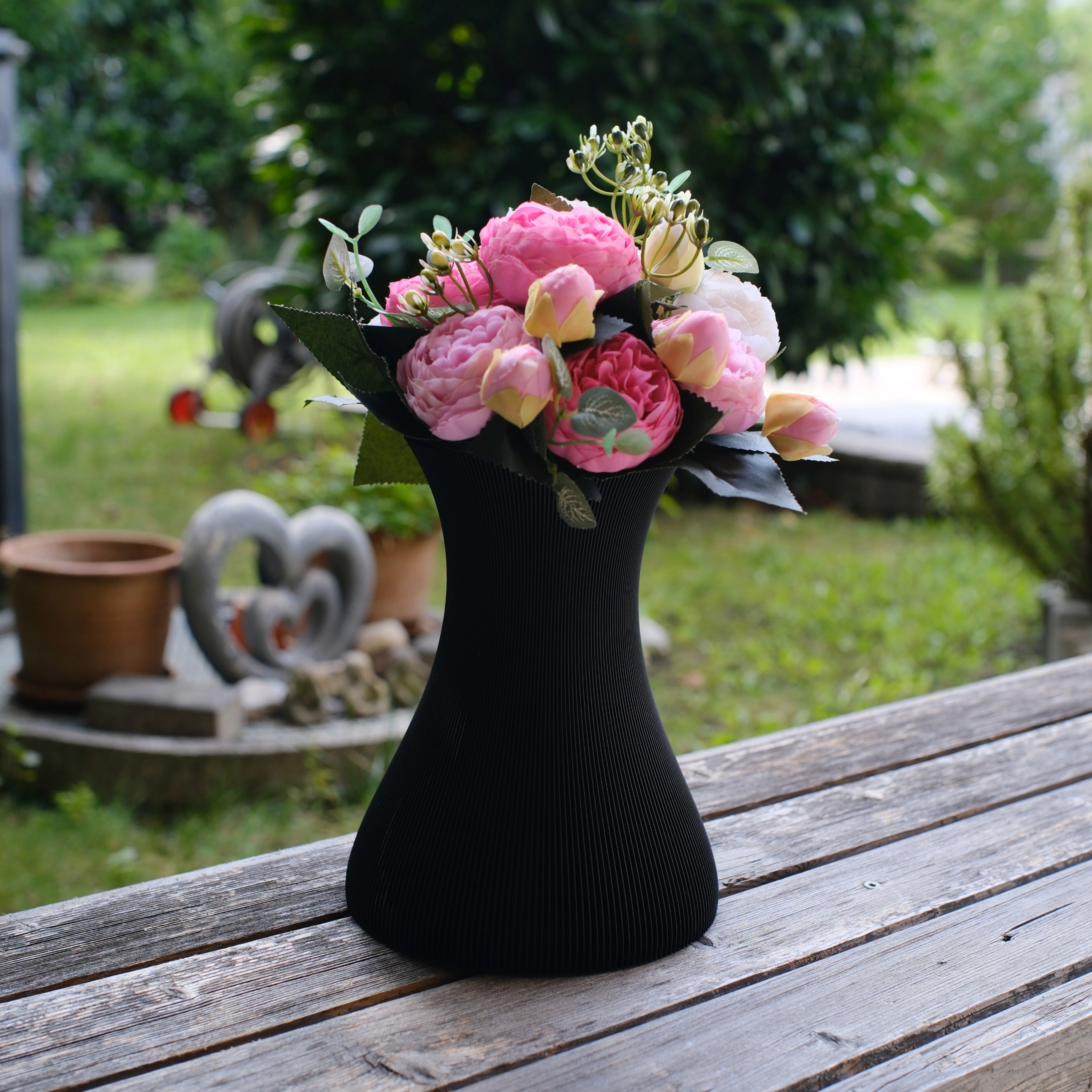 Lumora Vase